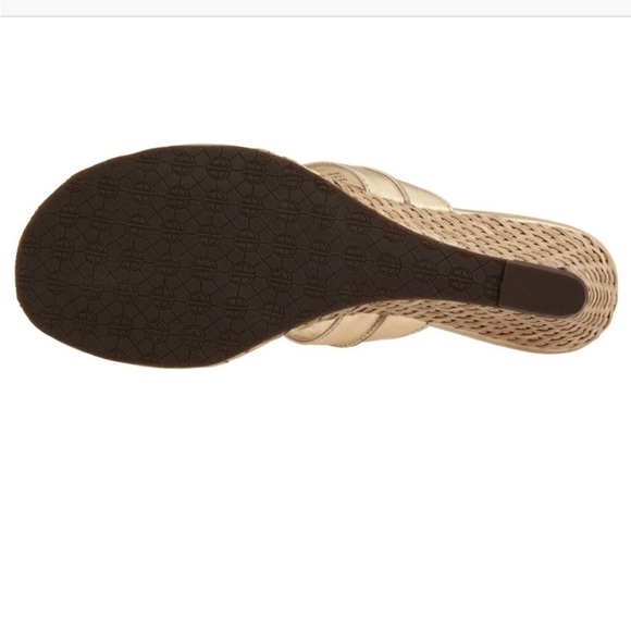 Lilly Pulitzer Gold McKim High Wedge sandals - Picture 3 of 15